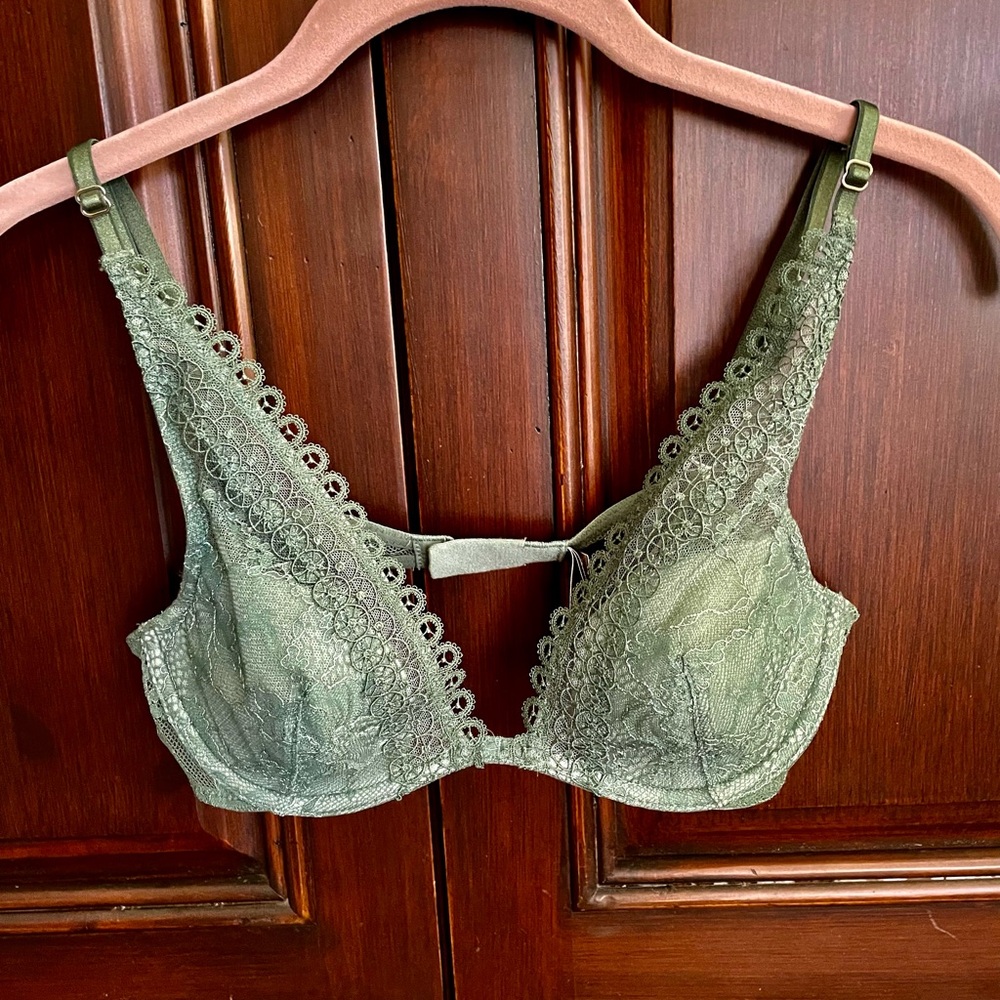 NEW Victoria Secret, Very Sexy, Sage Green Lace Bra 34B NWT